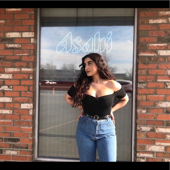 Meet your Posher, Aasma - Picture 4 of 5